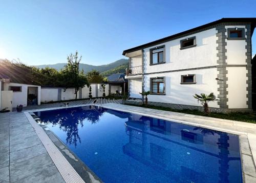 Gabala Villa | DMC House Hot tub