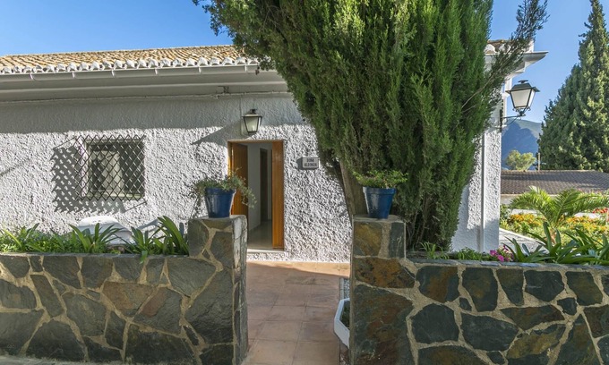 Orgiva Villa | DOÑA ALDONZA, 3 Bedroom House in Complejo Rural Orgiva
