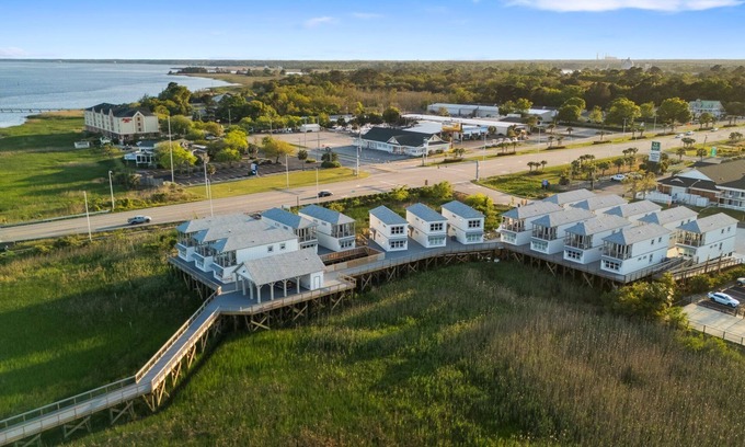 Georgetown House | Dock and Dwell at the Winyah Bay Club, Pool, Outdoor Lounge/Grill and Boat Slip included!