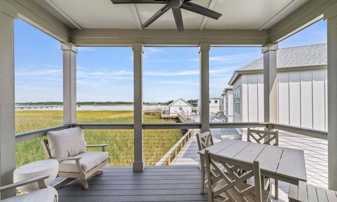 Georgetown House | Dock and Dwell at the Winyah Bay Club, Pool, Outdoor Lounge/Grill and Boat Slip included!
