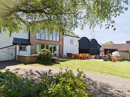 Steens Bridge House | Docklow House