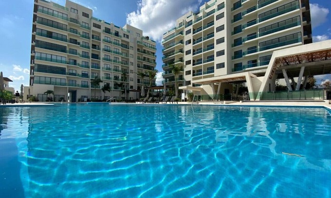 Ejidal Apartment | Dog friendly 2BR w/backyard, pool, gym, bbq, pking