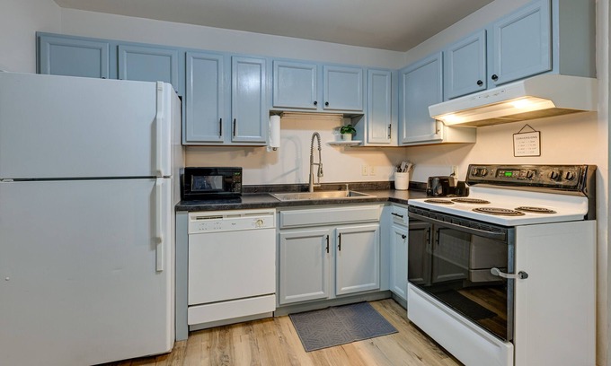 Baraboo Apartment | Dog-friendly Baraboo Vacation Rental w/Yard!