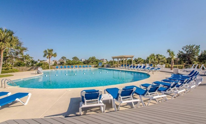 Beachwalk House | Dog-Friendly Bungalow with golf cart, just a block to the beach!