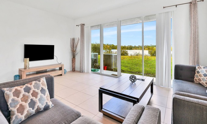 Bridgewater Crossing House | Dog-friendly corner townhome with lake views, pool, basketball & central AC