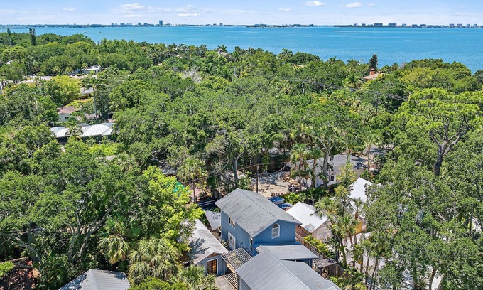 Indian Beach Sapphire Shores Cottage | Dog-Friendly, Cozy Cottage, Private Patio, Walk to Bay, Near Downtown