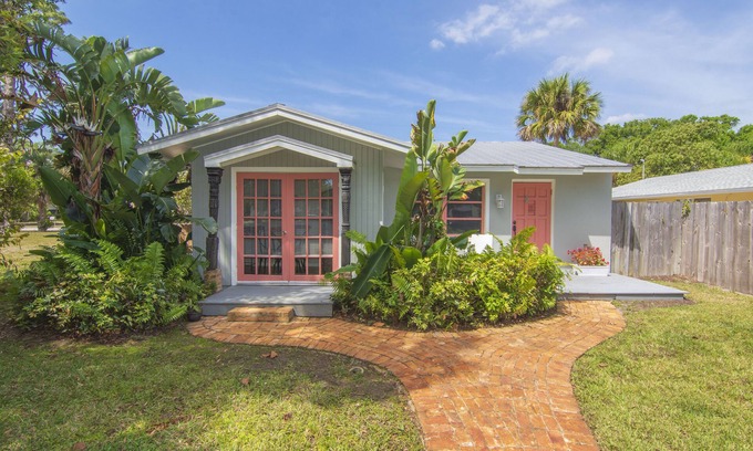 Vero Beach House | Dog friendly, fenced yard, 2 bedroom 2 bath minutes from the beach