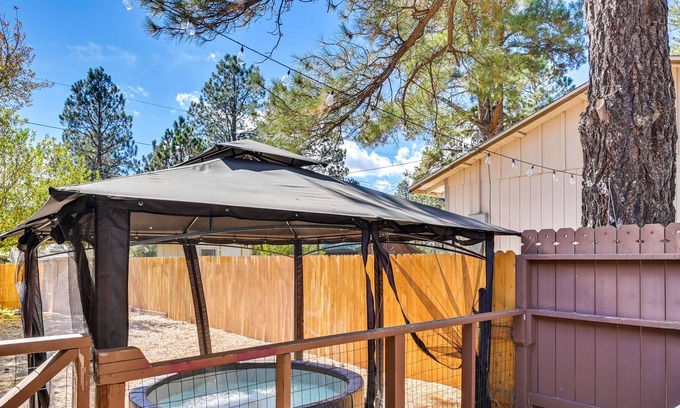 Mountainaire House | Dog-Friendly Flagstaff Getaway w/ Fire Pit!