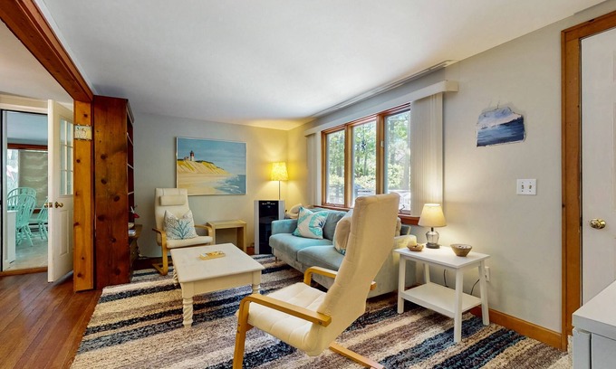 North Eastham House | Dog-friendly forest cottage with firepit & great deck, walk to bay beaches