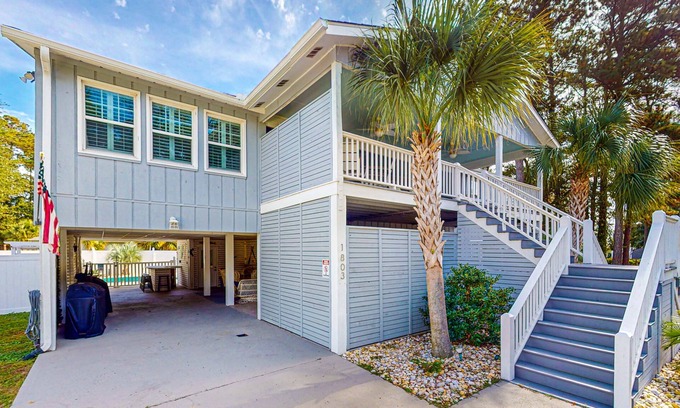 Ocean Isle Beach House | Dog-friendly gem, close drive to beach - shared pool, lovely porch & family room