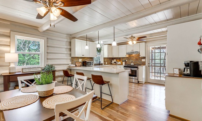 Hiawassee Cabin | Dog-Friendly Hiawassee Cabin Near Lake & Hiking