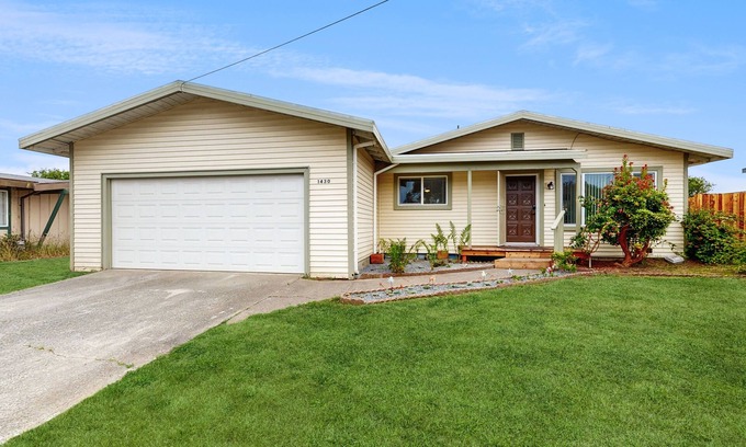 McKinleyville House | Dog friendly home w/gas grill, large backyard, horseshoe pit - close to beaches