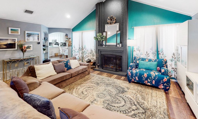 North Central Carrollton House | Dog-Friendly Home w/Free WiFi, Central A/C, Large Enclosed Backyard, & Gas Grill