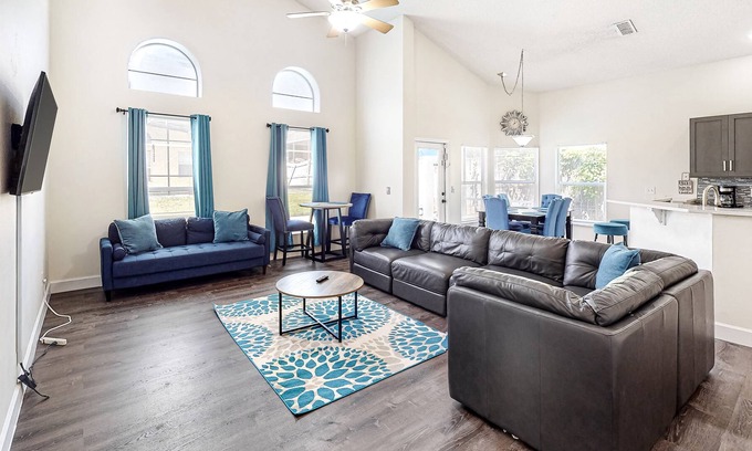 Lake Davenport Estates House | Dog-friendly home with private pool, fast WiFi, AC & washer/dryer - near Disney