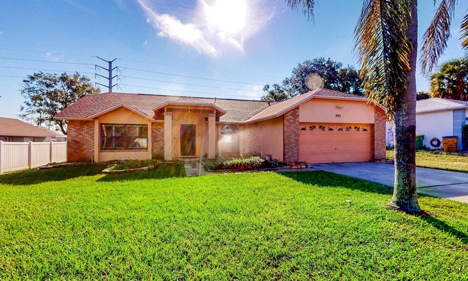 Indian Ridge House | Dog-friendly house near theme parks with pool & central AC - snowbirds welcome