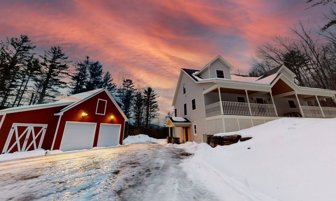 Ludlow House | Dog-friendly house near skiing with mountain view, game room, fireplace, & grill