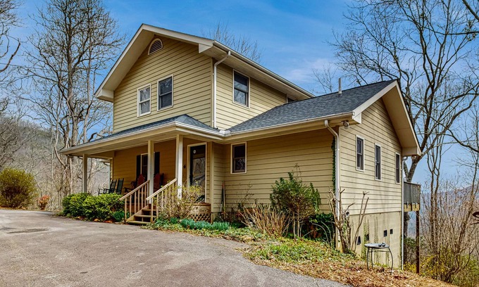 Sylva House | Dog-friendly house w/gorgeous mountain views, deck & hot tub