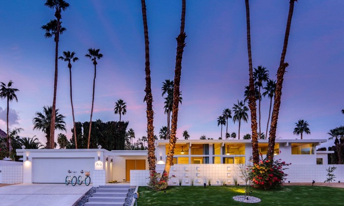 Vista Las Palmas House | Dog Friendly Iconic Krisel home w/fantastic pool, spa, firepit & mountain views
