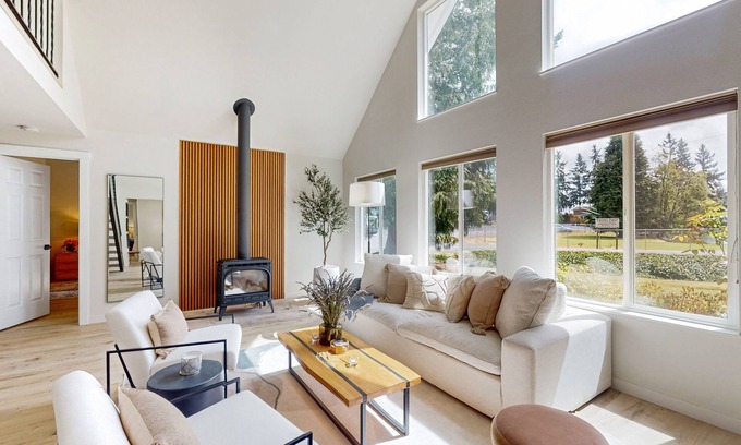 Bonney Lake House | Dog-friendly Lake Tapps home with private hot tub, patio & mountain view