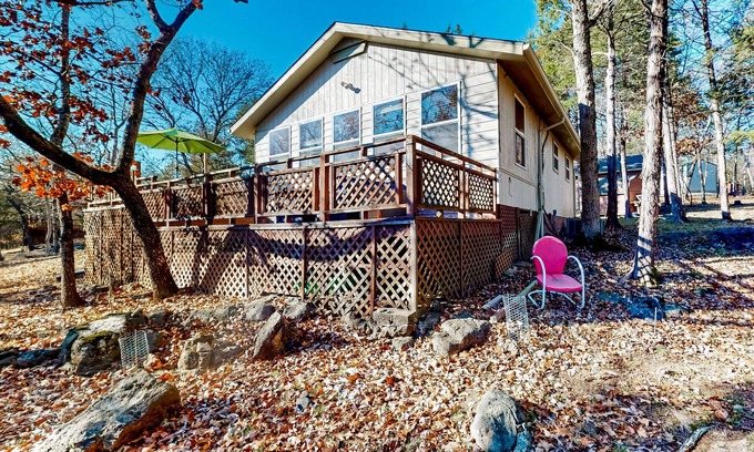 Eagle Rock House | Dog-friendly lakefront getaway with a firepit, large deck, & washer/dryer
