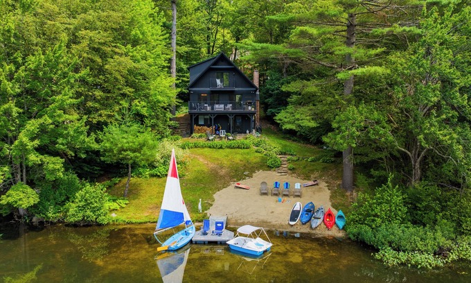 Newbury Cabin | Dog Friendly Lakefront Lodge with Private Beach
