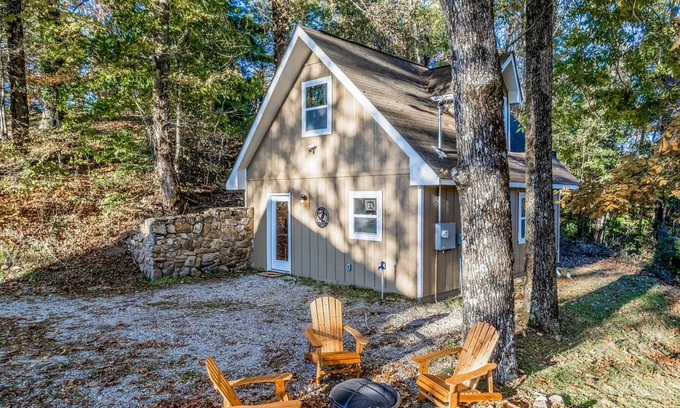 Scaly Mountain House | Dog-friendly mountain-view house with near skiing with Starlink internet