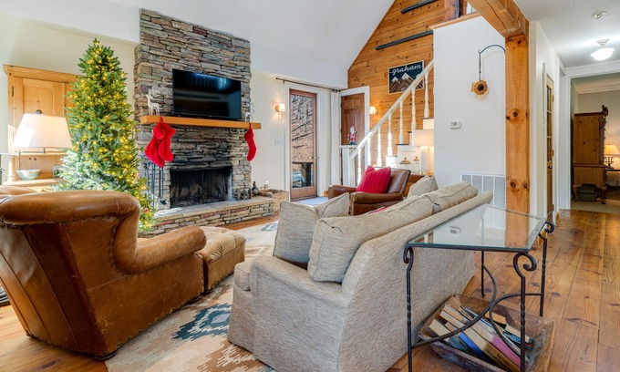 Seven Devils Other | Dog-Friendly Mountain-View Home with Grill, Fireplace, Pool Table, & Ping-Pong,