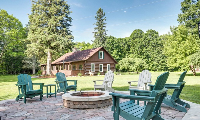 Park Falls Cottage | Dog-Friendly Park Falls Cottage w/5 Acres & Lake