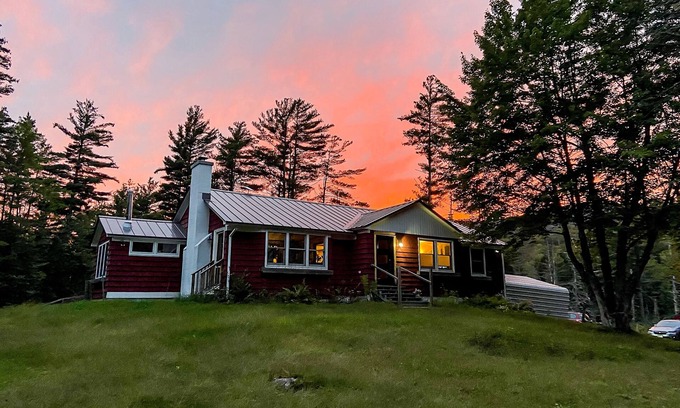 Easton House | Dog-friendly retreat near outdoor rec with wood stove, firepit, desk, & mtn view