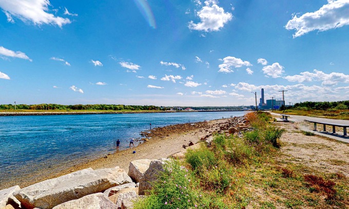 Sagamore Beach Cottage | Dog-friendly Sagamore Beach cottage with a full kitchen, yard, & gas grill