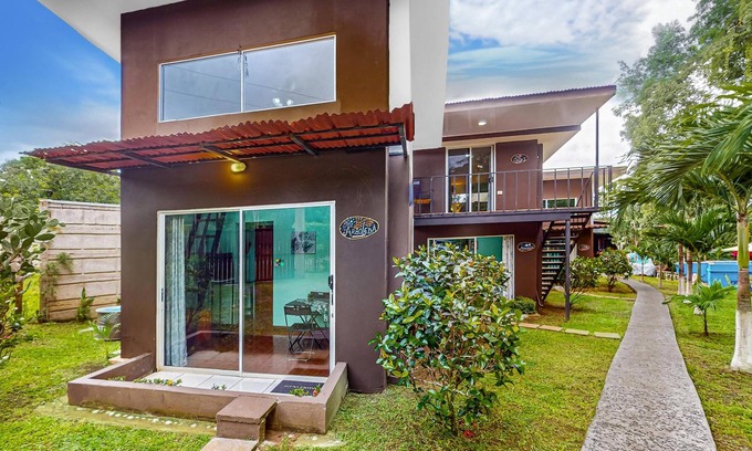 Tarcoles Bed & Breakfast | Dog-friendly villas with shared rancho & kitchen, private pool, and partial AC