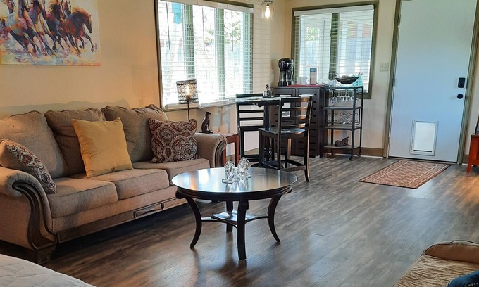 Lawrenceburg Apartment | Dogs Welcome - Fenced Yard - Queen Studio - Horse Country - KY Bourbon Trail