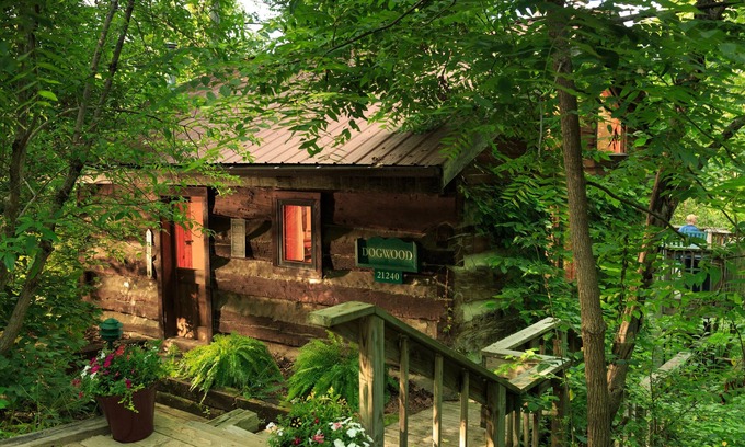 Logan Cabin | Dogwood Cabin at The Inn & Spa at Cedar Falls