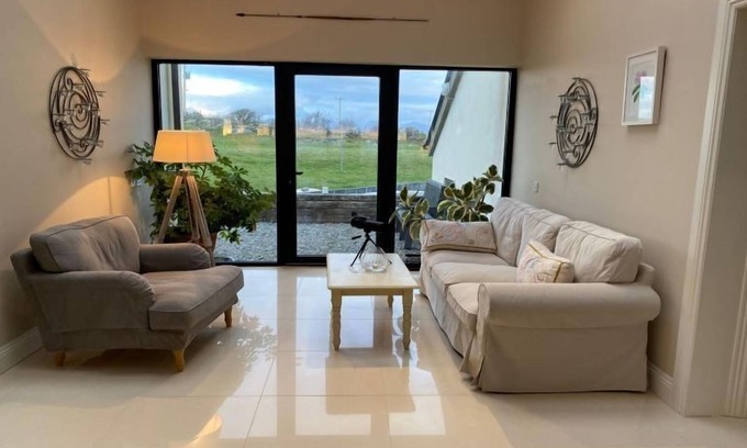 Ballyconneely House | Doleen House - sleeps 15 guests in 6 bedrooms