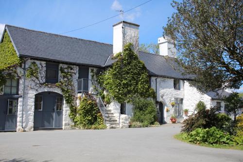 Tabor House | Dolgun Uchaf Historic B&B and Cottages in Snowdonia