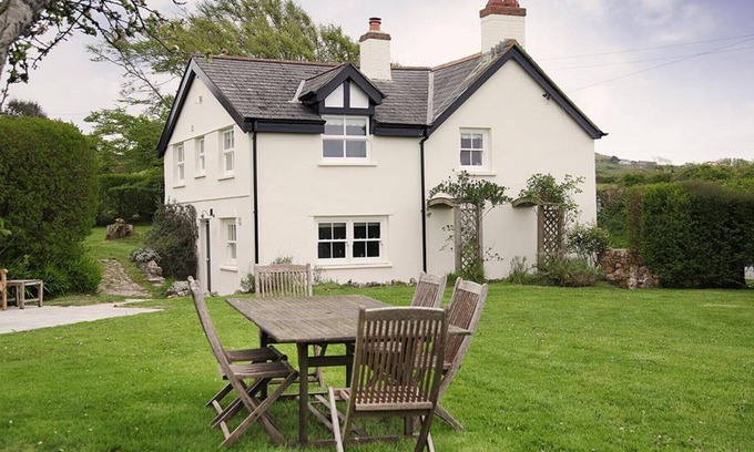 Llangennith House | Dollars Cottage - Four Bedroom House, Sleeps 7