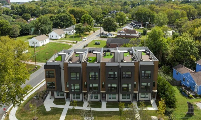 Radnor House | Dolly & Denim - 4BD/4.5BTH - Spacious Rooftop!