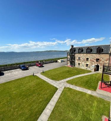 Ardersier Apartment | Dolphin Bay Suites