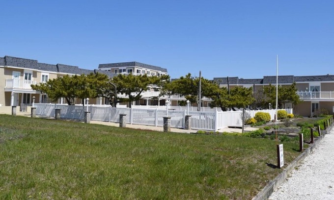 Dennisville Condo | Dolphin Beach Condos located in Sea Isle's Northend Sleeps 6
