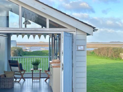 Burnham Deepdale House | Dolphin Cottage - Brancaster Staithe
