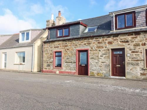 Banff House | Dolphin Cottage
