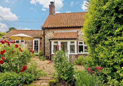 Wiveton House | Dolphin Cottage