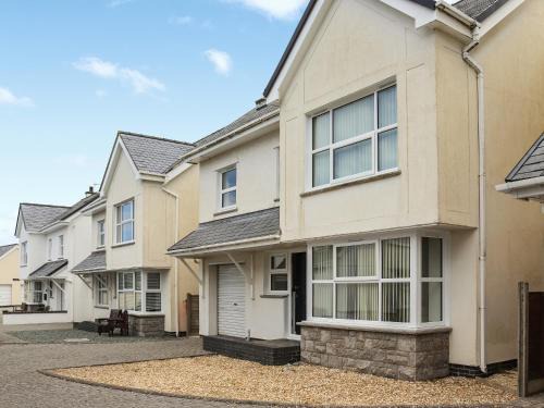 Trearddur Bay House | Dolphin