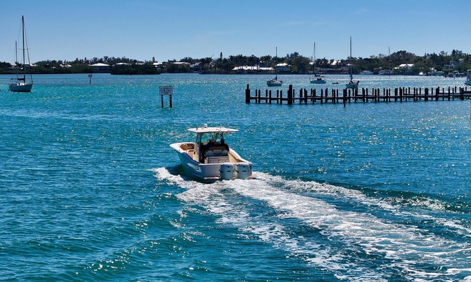 Longbeach Village House | Dolphin View Retreat