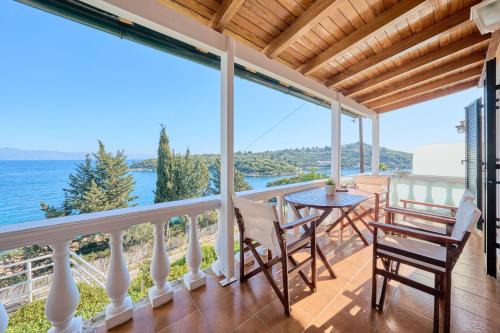 Katsimatika Apartment | Dolphin villa 2