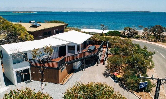 Lake Wangary House | Dolphinview Has Changed - and it is Spectacular - now one of Coffin Bay's Premier Holiday Homes