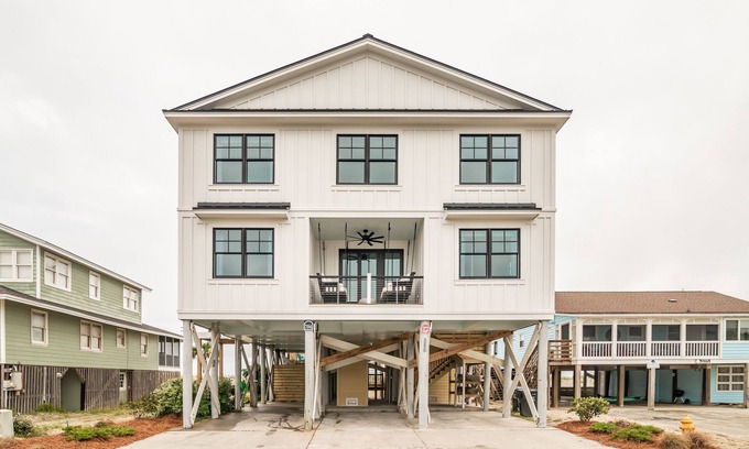 Pawleys Island House | Dolphinview on Pawleys Island With Creek Dock, Oceanfront & More!