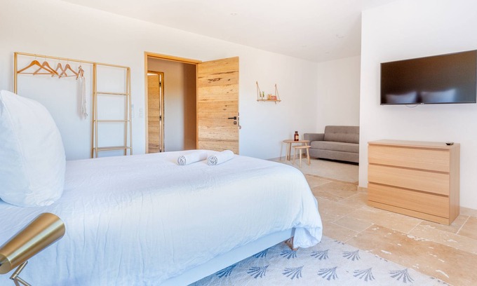 Sault Bed & Breakfast | Domaine la Tour
