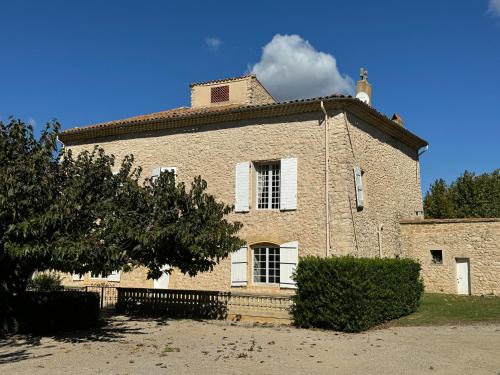 Le Puy-Sainte-Reparade House | Domaine Régine