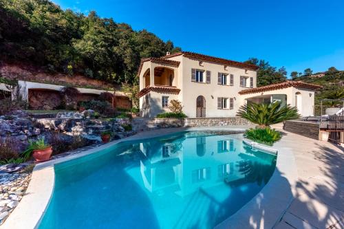 Montauroux House | Domaine Soleu - piscine et vue montagnes